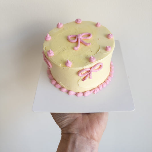 4" Mini (2-3 servings) - Confetti cake, vanilla buttercream