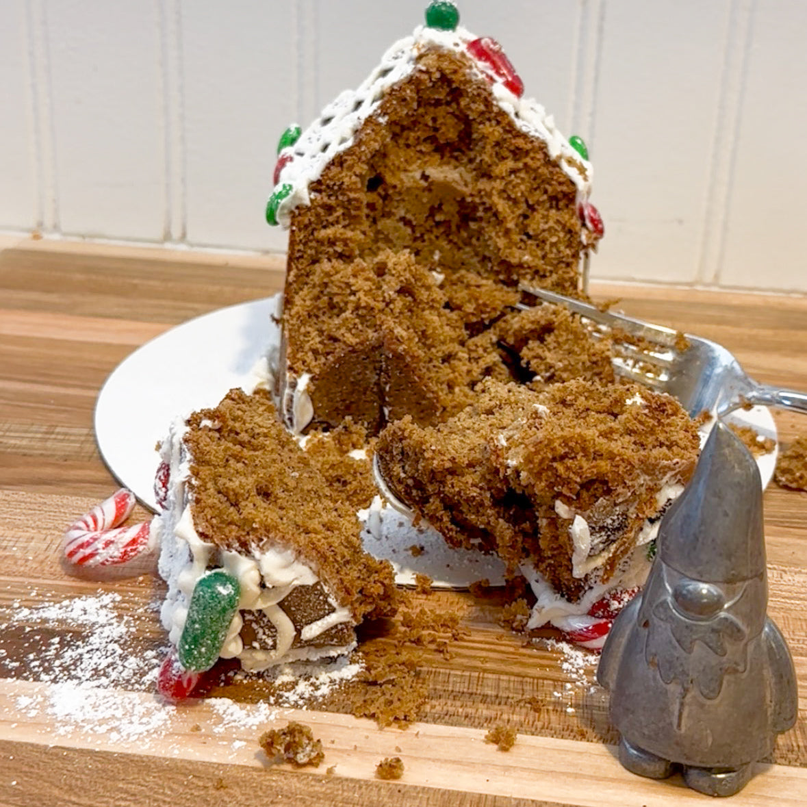 Gingerbread Tomte Cake Decorating Kit @ The CAKE COOP